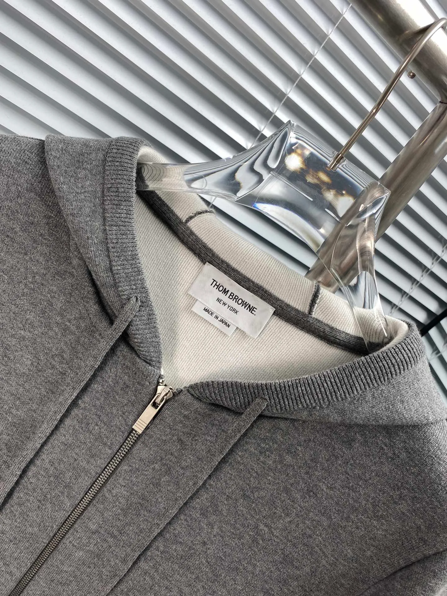 THOM BROWNE「 」 STOLL 7.2 ， ， ， THOM， LOGO Silver ：Navy Blue Gray Sizes：1234